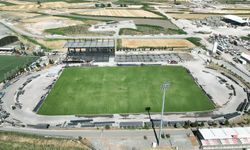 Şehrin Yeni Futbol Sahası Hızla Yükseliyor