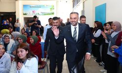 ONİKİŞUBAT’TA GÖNÜLLER GİYDİRİLİYOR