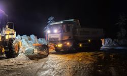 Büyükşehir’den Kırsalda Gece Gündüz Kar Mesaisi