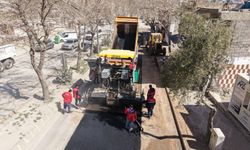 Büyükşehir’in Asfalt Çalışmalarıyla Yollar Yenileniyor