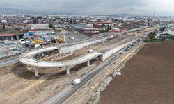 Çevre Yolu’nda Ulaşımı Rahatlatacak Kavşak Hızla Yükseliyor