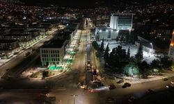 Büyükşehir’den Azerbaycan Bulvarı’nda Gece Asfalt Mesaisi