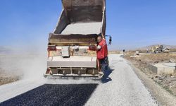 GÖKSUN KIRSALINDA ULAŞIMI İYİLEŞTİREN YOL ÇALIŞMASI