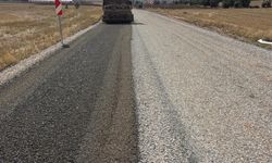 GÖKSUN YENİYAPAN YOLUNDA İKİNCİ KAT ASFALT SERİLİYOR