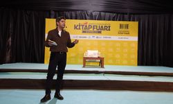 KİTAP FUARINDA 3 ÖNEMLİ İSİM OKURLARIYLA BULUŞTU