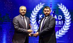 ÖDÜLÜN EN ÖZELİ BAŞKAN TOPTAŞ’A
