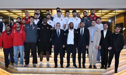 BAŞKAN GÖRGEL, “BASKETBOL TAKIMIMIZ ŞEHRİMİZİ EN GÜZEL ŞEKİLDE TEMSİL EDİYOR”