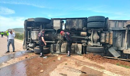 KAHRAMANMARAŞ OTOBANDA TIR DEVRİLDİ: 1 YARALI
