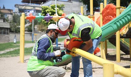 DULKADİROĞLU’NDA PARK VE BAHÇELER YAZA HAZIR