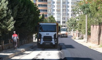 ONİKİŞUBAT’TA SADECE 1 MAHALLEYE 5 BİN TON ASFALT