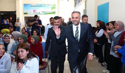 ONİKİŞUBAT’TA GÖNÜLLER GİYDİRİLİYOR