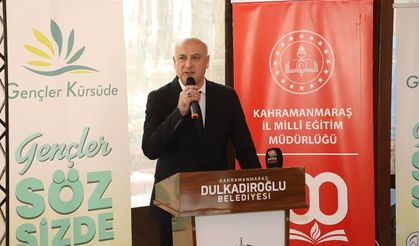 DULKADİROĞLU’NDA ARTIK GENÇLER KÜRSÜDE