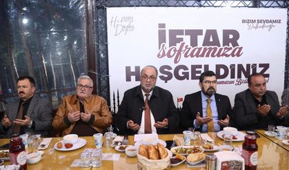 BAŞKAN AKPINAR, 105 MAHALLE MUHTARIYLA İFTARDA BULUŞTU