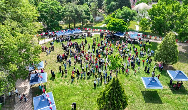 Büyükşehir’den Özel Vatandaşlara Renkli Şenlik