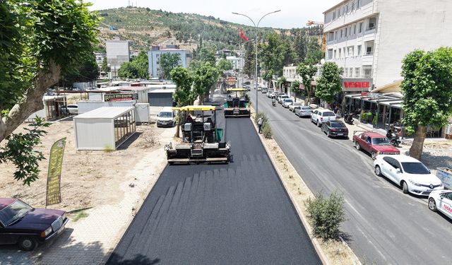Büyükşehir Türkoğlu’nda Altyapının Ardından Asfalta Başladı