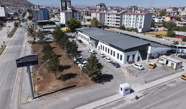 Elbistan Terminali Yenilenen Yüzüyle Hizmete Sunuldu