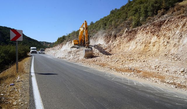 Büyükşehir’den Pazarcık’ta Yol Seferberliği