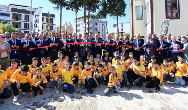 İbrahim Koç Uygulama Camii ve Filiz Koç Kur’an Kursu, Dualarla Hizmete Açıldı