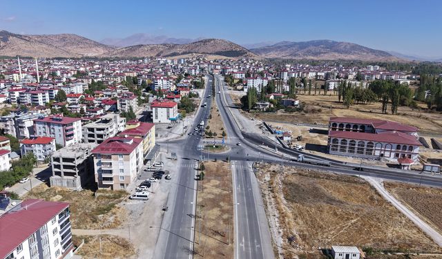 Büyükşehir, Göksun Kavşağı’nda Trafik Akışını Rahatlattı