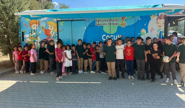 Büyükşehir’in Mobil Çocuk Kütüphanesi Her Yerde
