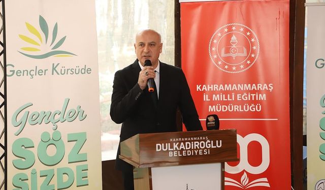DULKADİROĞLU’NDA ARTIK GENÇLER KÜRSÜDE