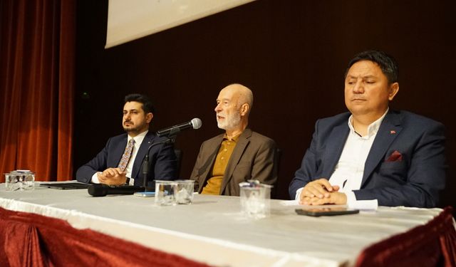 “Hür Yaşadım, Hür Yaşarım” Konferansı Gençleri Millî Mücadele Ruhu ile Buluşturdu