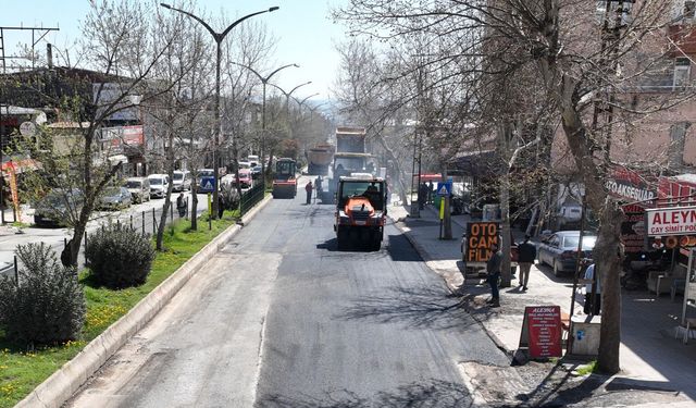 Şehirde Asfalt Mesaisi Sürüyor