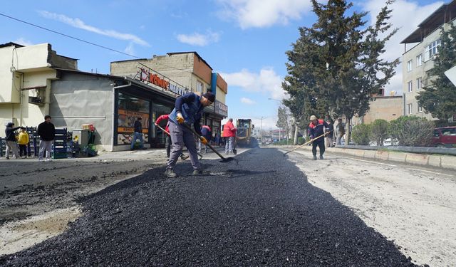 Büyükşehir, Dulkadiroğlu’nda Asfalt Mesaisini Sürdürüyor