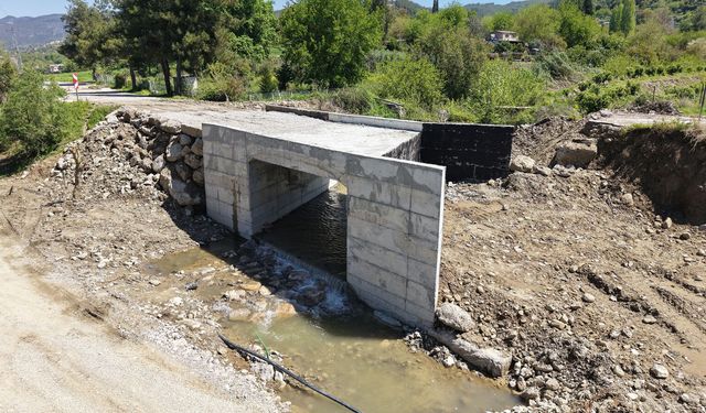 Andırın’da 5 Mahalleye Ulaşım Sağlayan Köprü Menfezde Sona Gelindi