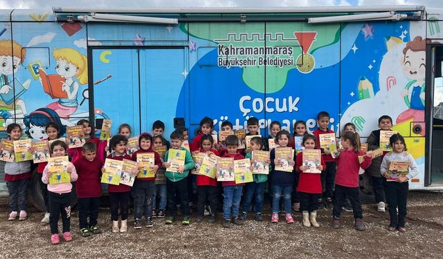 Büyükşehir’in Mobil Kütüphanesi Mart’ta Yüzlerce Çocuğa Ulaştı