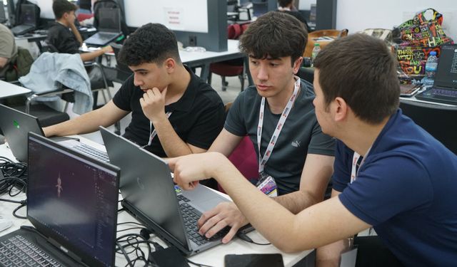 Pusula Maraş, Oyun Dünyasının Genç Yeteneklerini Bir Araya Getirdi; Game Jam Başladı