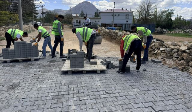 Elbistan’da İğde Mahallesi’nin Yolları Yenileniyor