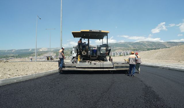 Büyükşehir, Şehir Tarihinin En Büyük Asfalt Hamlesine Start Verdi