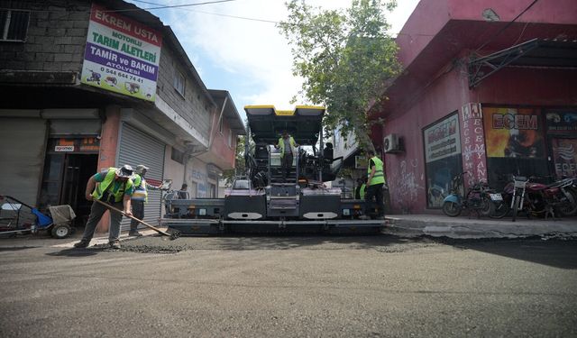 Büyükşehir’den, Dulkadiroğlu Menderes Mahallesi’nde Kesintisiz Asfalt Mesaisi