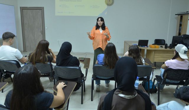 KAMEK’TE GENÇLERE FİNANSAL YÖNETİMİN İNCELİKLERİ ANLATILDI