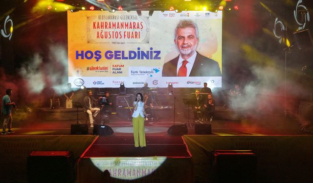 GELENEKSEL AĞUSTOS FUARI’NDA TÜRKÜ VE ŞİİR AYNI EZGİLERDE BULUŞTU