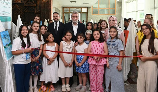 MİNİKLERİN SANAT YOLCULUĞU SERGİYLE TAÇLANDI