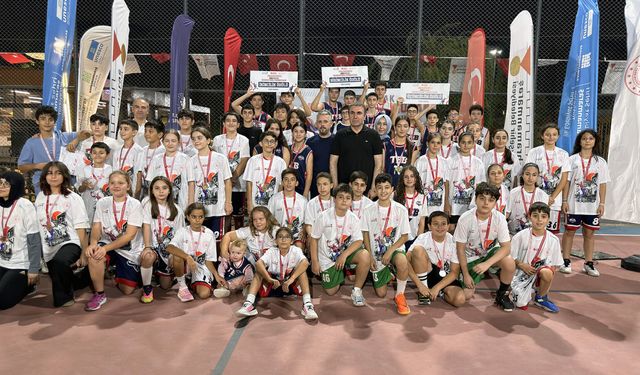 BASKETBOLUN YILDIZLARI AYNI POTADA BULUŞTU
