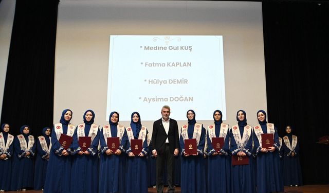BAŞKAN GÖRGEL, 70 HAFIZIN MEZUNİYET SEVİNCİNE ORTAK OLDU