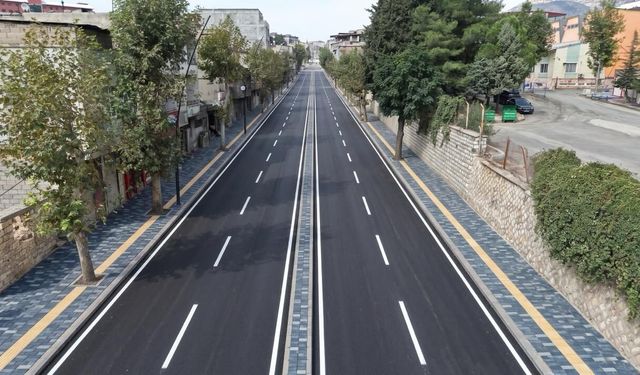 BAYAZITLI BULVARI’NDA KAPSAMLI DÖNÜŞÜM BAŞLADI