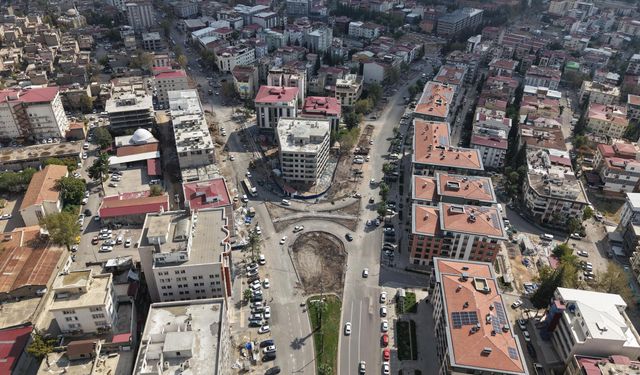 MÜFTÜLÜK MEYDANI’NDA ULAŞIMI RAHATLATACAK DÜZENLEME