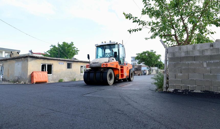 Başkan Toptaş’tan 3 mahalleye 55 milyon TL değerinde asfalt yatırımı