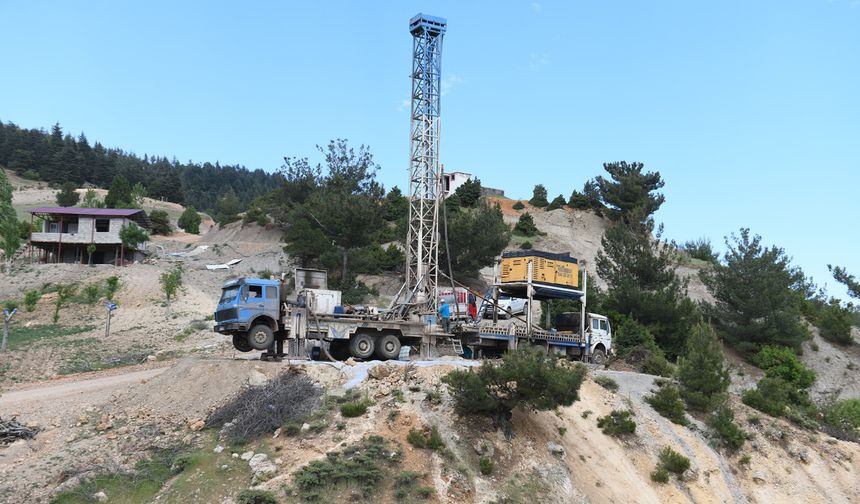 Büyükşehir 21 Mahalledeki Köy Evleri İçin Yeni İçmesuyu Altyapısı İnşa Ediyor