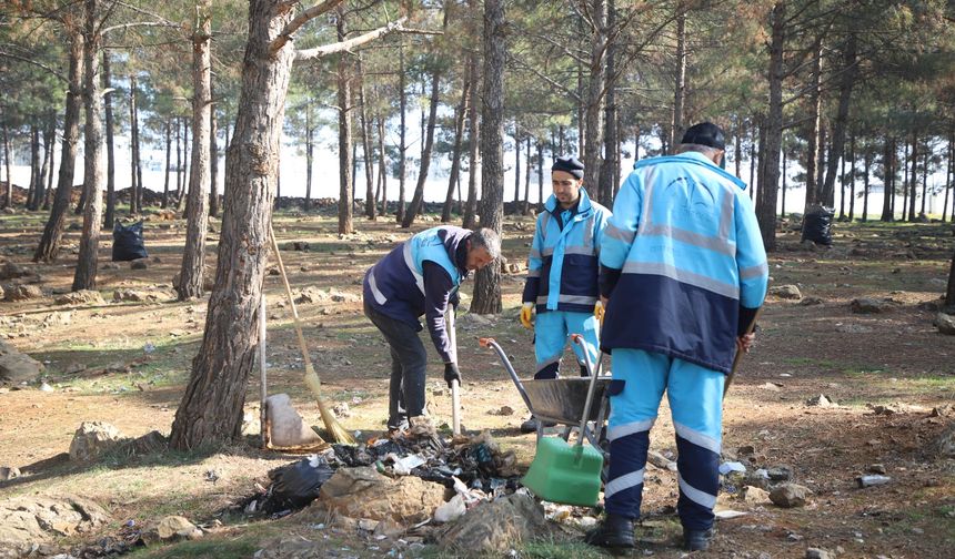 DULKADİROĞLU BELEDİYESİ’NDEN BAYRAM ÖNCESİ PARK VE BAHÇELERDE SIKI HAZIRLIK