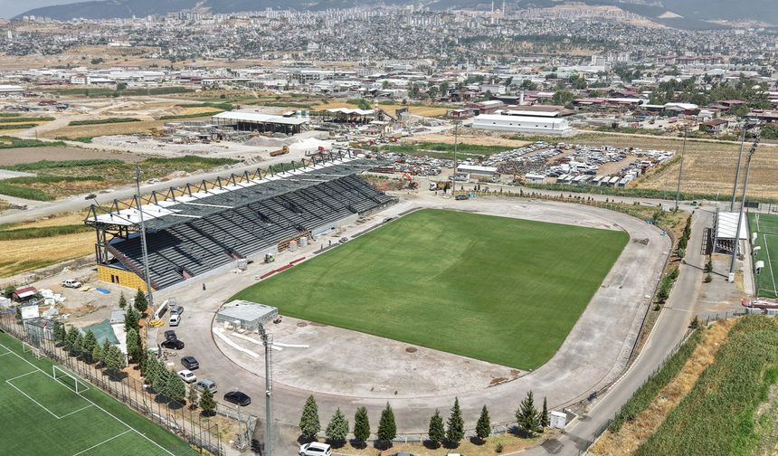 Şehrin 4 Bin Seyirci Kapasiteli Yeni Futbol Sahasında Sona Gelindi