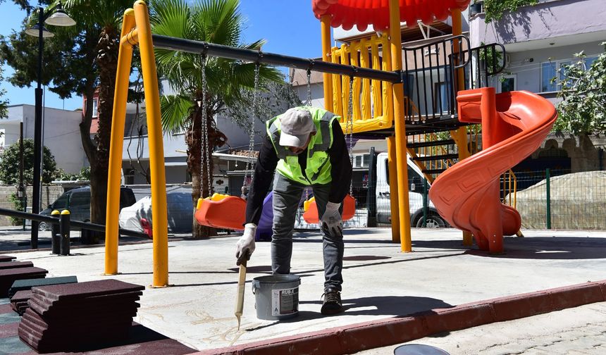 DULKADİROĞLU’NDA ÇOCUK PARKLARI YENİLENİYOR