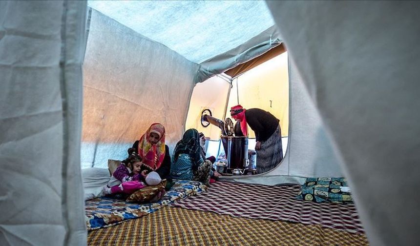 33 AY OLDU, ÇADIRDAN ÇIKAMADILAR