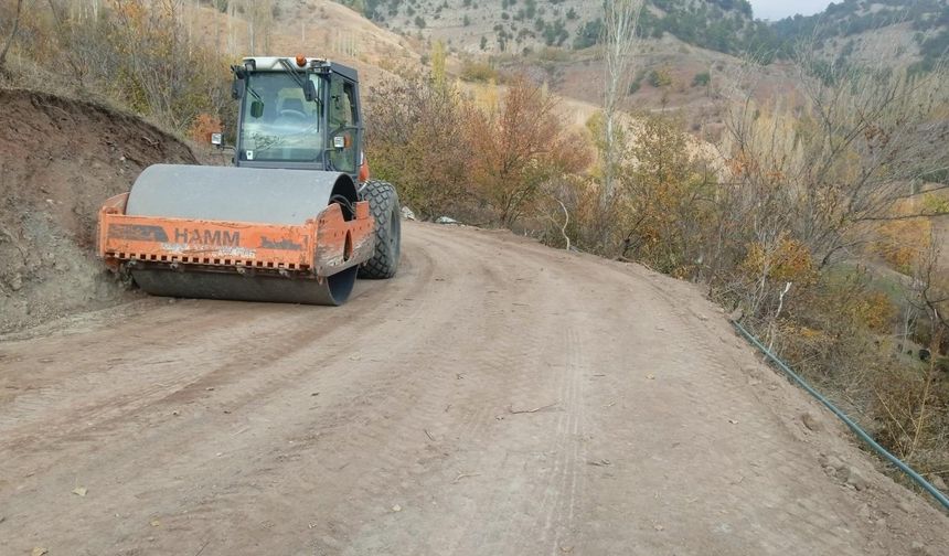 BULANIK YOLUNA KIŞ BAKIMI YAPILIYOR