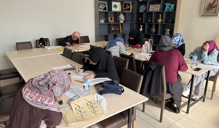 Geleneksel Hat Sanatının İncelikleri KAMEK’te Hayat Buluyor