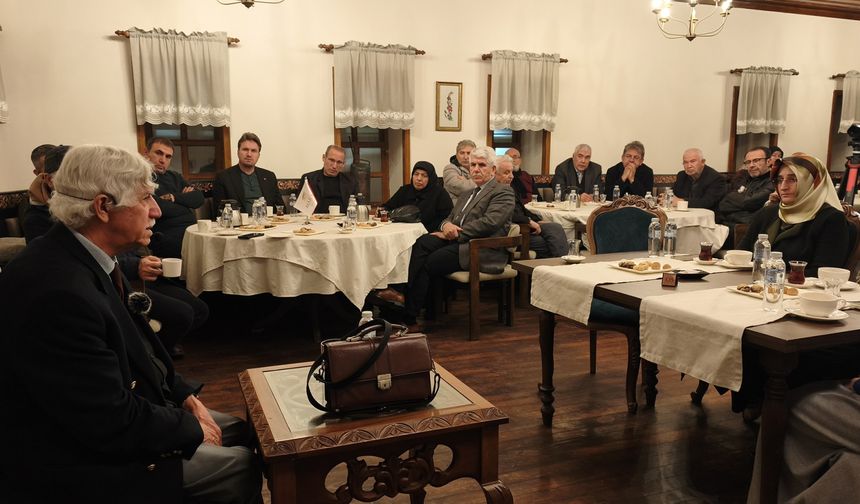 Yazar Gürlek, Edebiyat Aşıklarını Kültür Yolculuğuna Çıkardı
